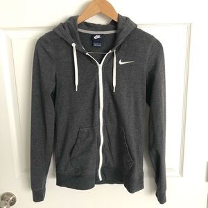 ✨Fitted Nike Zip Up✨